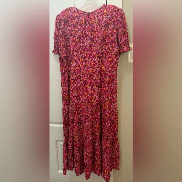 New With Tags Pretty J Crew Floral Midi/Maxi Dress
Size Large - Picture 7 of 7